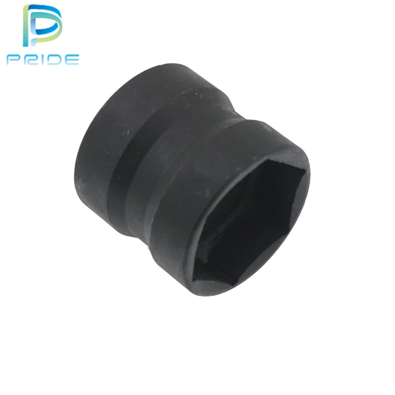 Wheel hub nut socket