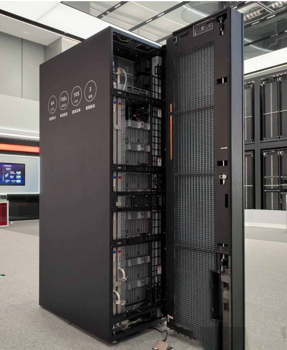 Integrated cold plate liquid cooling cabinet